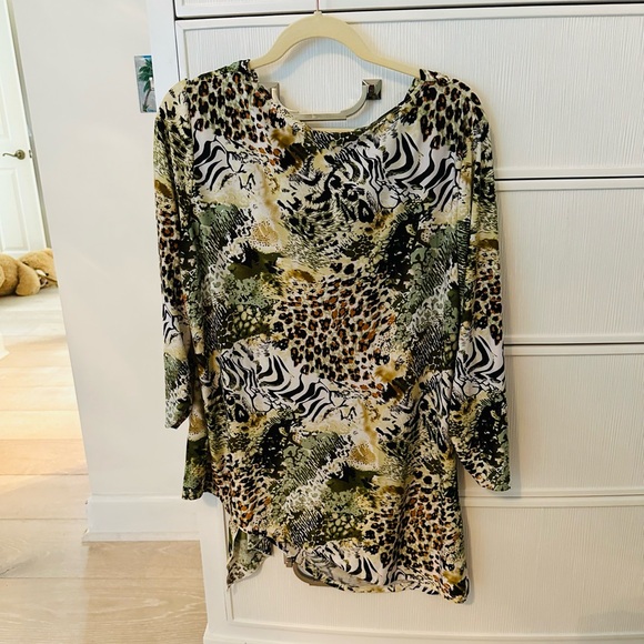 Animal print top; rouched on the side: size L - Picture 3 of 6
